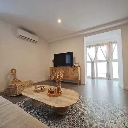 Apartment El Tanguillo Little