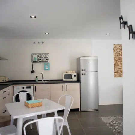 Apartment El Tanguillo Little